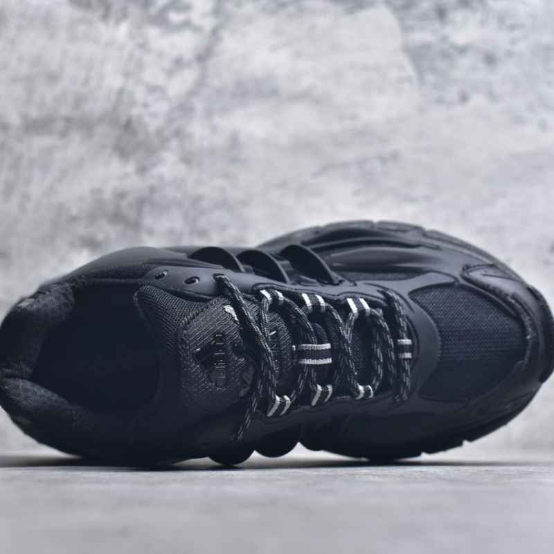 Pharrell Williams x Adidas Adistar Jellyfish Triple Black